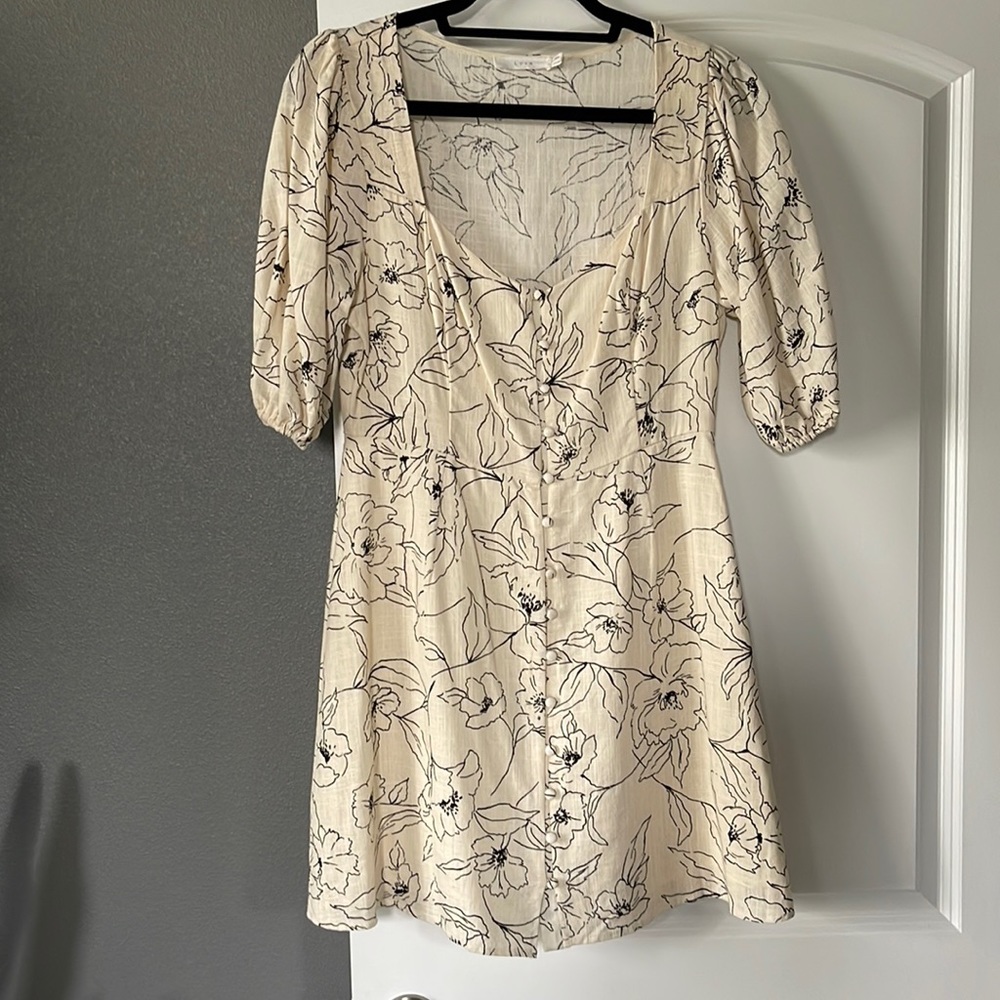 Lush cream and flower outline print dress size medium